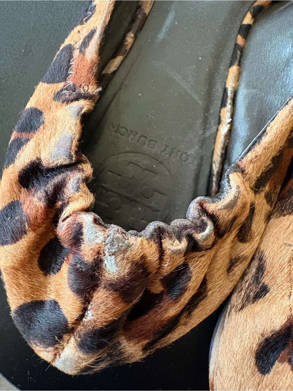 Tory Burch Tan and Black Leopard Ponyhair Ballet Flats with Gold Logo - Picture 5 of 7